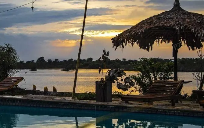 Deluxe Tek Büyük Yataklı Oda, Nehir Manzaralı