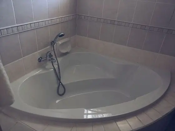 Executive - (Jet Bath & Shower)
