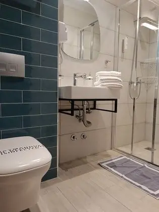 Tek Büyük veya İki Ayrı Yataklı Oda, Balkon