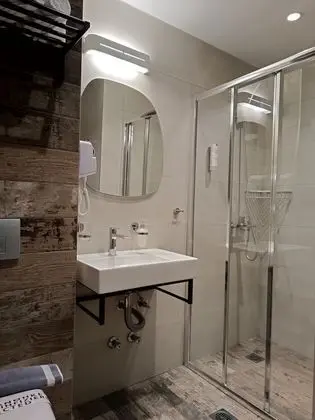 Tek Büyük veya İki Ayrı Yataklı Oda, Balkon