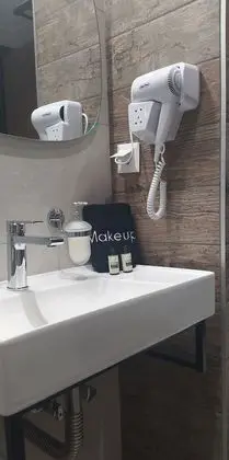 Tek Büyük veya İki Ayrı Yataklı Oda, Balkon