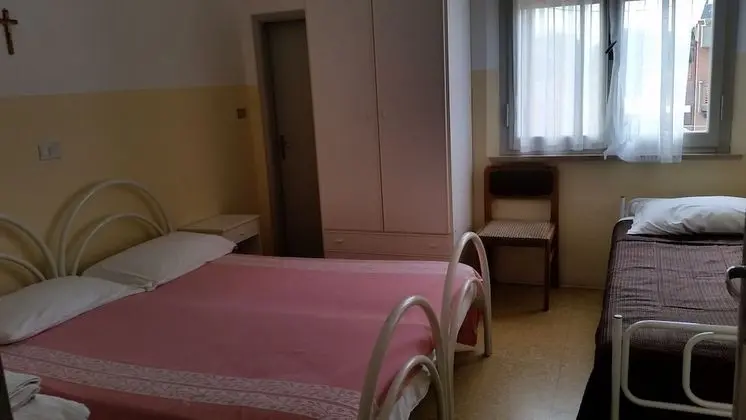 Üç Kişilik Oda