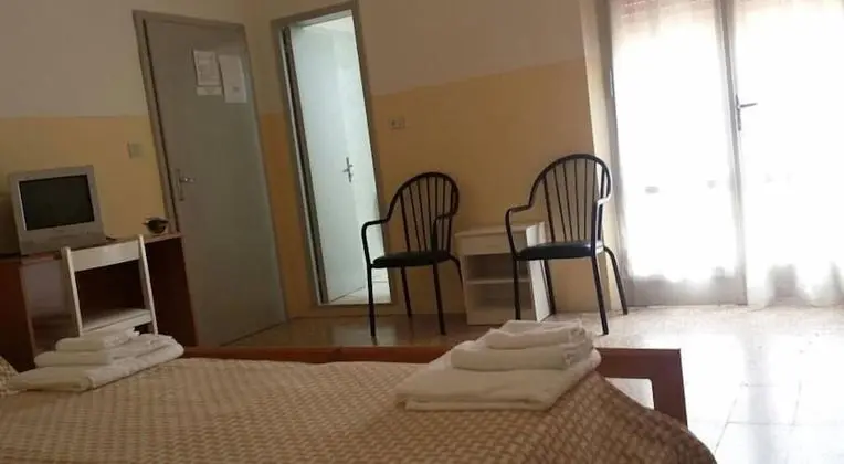 Üç Kişilik Oda