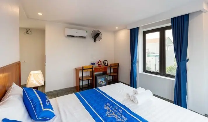Deluxe Tek Büyük Yataklı Oda, Havuz Manzaralı