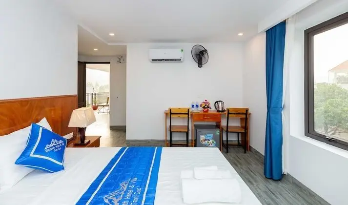 Deluxe Tek Büyük Yataklı Oda, Havuz Manzaralı