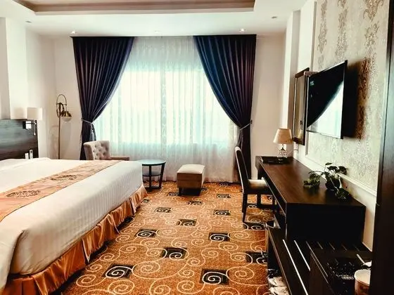 Deluxe Tek Büyük veya İki Ayrı Yataklı Oda, Havuz Manzaralı