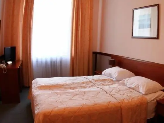 Economy Tek Büyük veya İki Ayrı Yataklı Oda