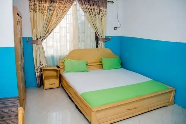 Standard Tek Büyük Yataklı Oda