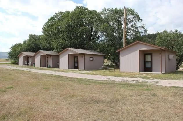 Basic Kulübe, Birden Çok Yatak, Sigara İçilmez, Tepe Manzaralı (Shared Bathroom 250 ft from Cabin)