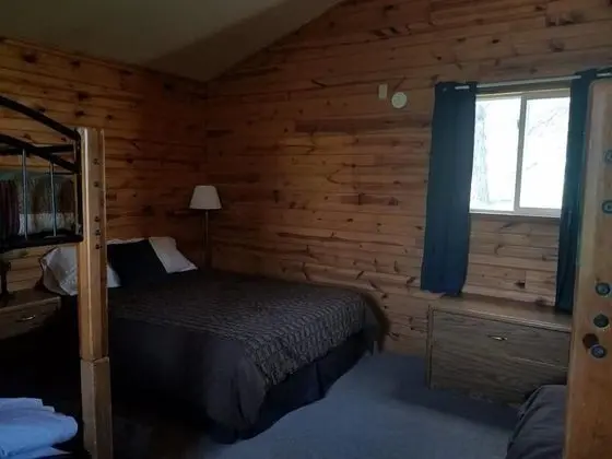 Basic Kulübe, Birden Çok Yatak, Sigara İçilmez, Tepe Manzaralı (Shared Bathroom 250 ft from Cabin)