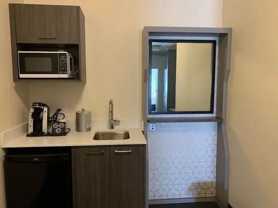 Süit, 1 Yatak Odası, Havuz Manzaralı