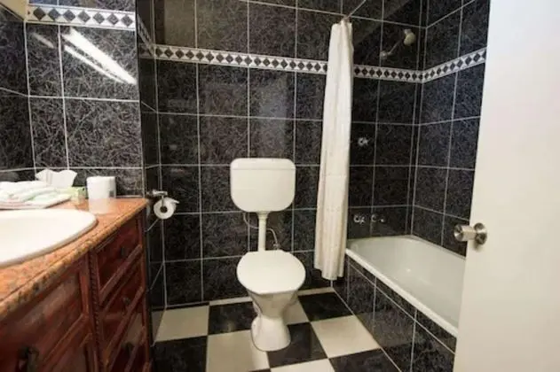Deluxe Oda, 1 En Büyük (King) Boy Yatak