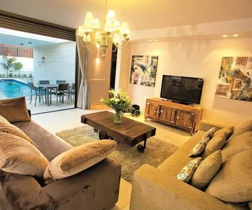 Luxury Villa, 5 Yatak Odası, Havuz Manzaralı