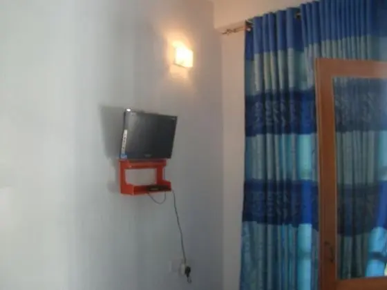 Family Tek Büyük Yataklı Oda