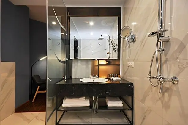 Standard Tek Büyük Yataklı Oda