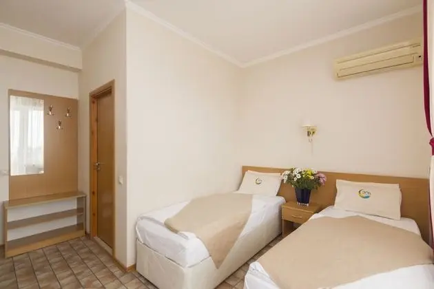 Standard Tek Büyük veya İki Ayrı Yataklı Oda (Small Balcony)