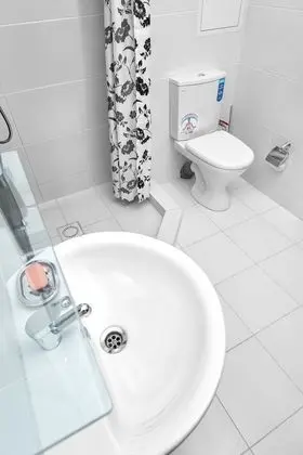 Standard Tek Büyük veya İki Ayrı Yataklı Oda, Küvet
