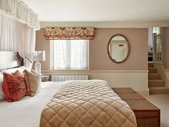 Classic Tek Büyük Yataklı Oda