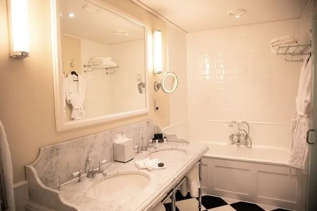 Classic Tek Büyük Yataklı Oda