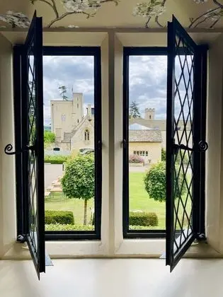 Luxury Tek Büyük Yataklı Oda