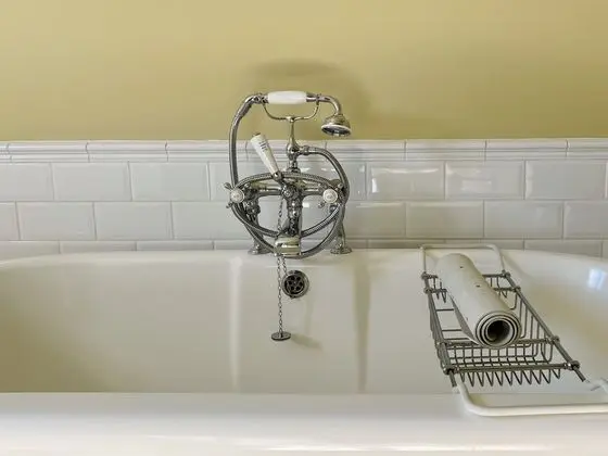 Traditional Tek Büyük Yataklı Oda