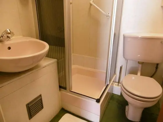 Tek Büyük Yataklı Oda, Zemin Kat (Compact)