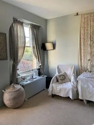 Luxury Tek Büyük Yataklı Oda, 1 Çift Kişilik Yatak, Banyolu/Duşlu, Bahçe Manzaralı