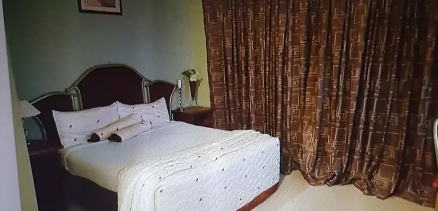 Tek Büyük Yataklı Oda, Park Manzaralı