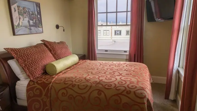 Signature Süit, 1 Büyük (Queen) Boy Yatak (Guest Suite)