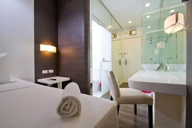 Standard Queen Room