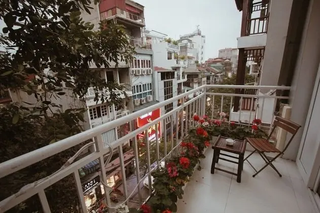 Deluxe Tek Büyük veya İki Ayrı Yataklı Oda, Balkon (Street View)