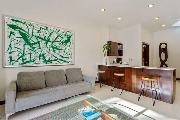Luxury Suite, 1 Bedroom, 2 Queen Beds, Kitchenette