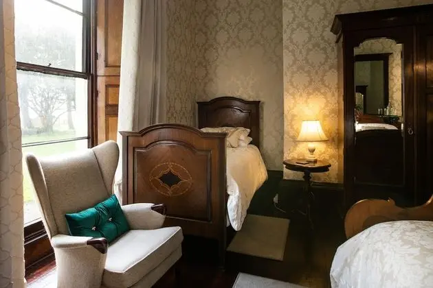 Large Double or Twin Room- Ground Floor