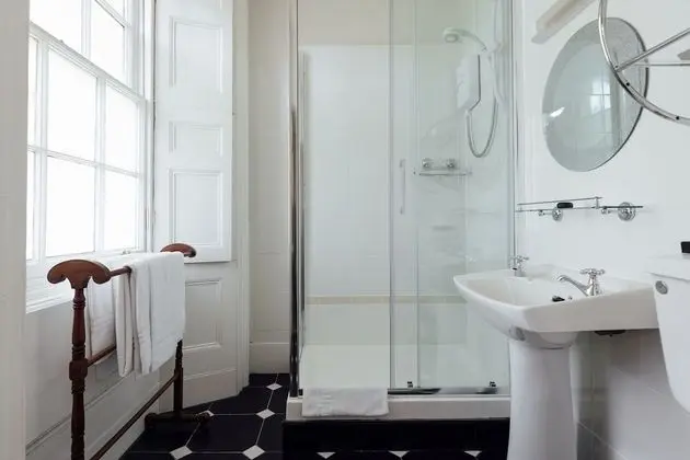 Small Double Room- Ground Floor