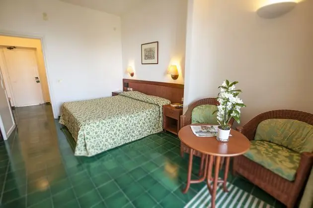 1 Çift Kişilik Veya 2 Tek Kişilik Yatak Sea View