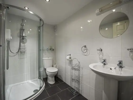 Standard Tek Büyük Yataklı Oda, Banyolu/Duşlu (Room 5)