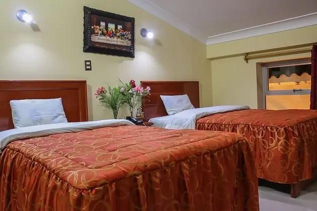 Tek Büyük Yataklı Oda, 2 Tek Kişilik Yatak
