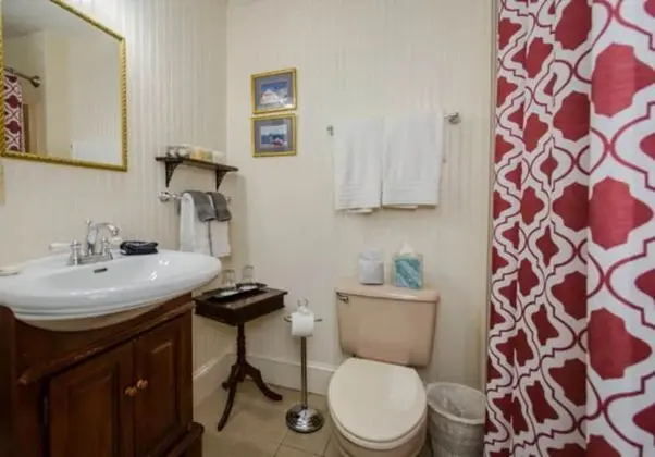 Classic Oda, 1 Büyük (Queen) Boy Yatak, Özel Banyo