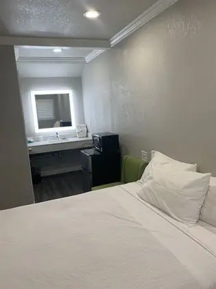 Comfort Tek Kişilik Oda, 1 Büyük (Queen) Boy Yatak, Buzdolabı ve Mikrodalga