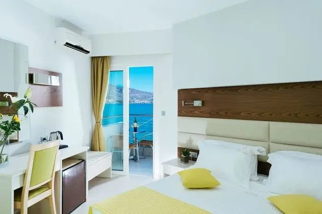 Tek Büyük Yataklı Oda, Kısmi Deniz Manzaralı