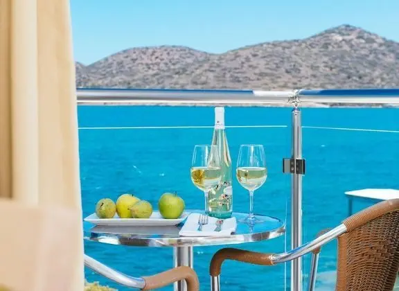 Tek Büyük Yataklı Oda, Kısmi Deniz Manzaralı