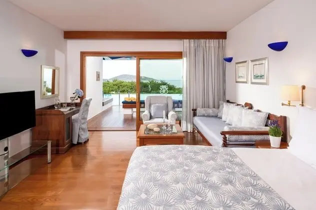 Deluxe Tek Büyük Yataklı Oda, Deniz Manzaralı (Shared Pool, SPA Building)