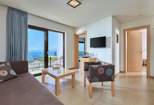 2 Bedroom Superior Family Suite with Panoramic Sea View