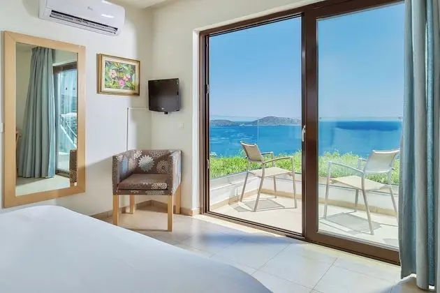 2 Bedroom Superior Family Suite with Panoramic Sea View