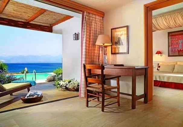Two Bedroom Superior Bungalow Heatable Private Pool