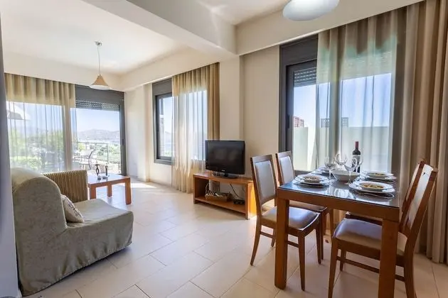 Apart Daire, Kişiye Özel Havuzlu (Dimitra)