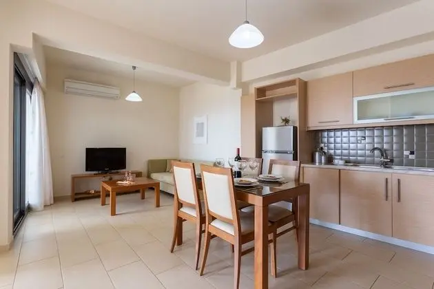 Apartment, Shared Pool  (Spermo)