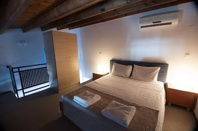Room Maisonette
