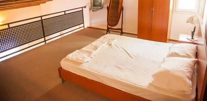 Room Maisonette