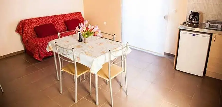 Room Maisonette